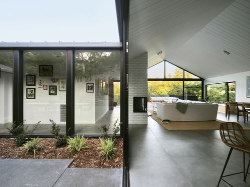 Michael Hennessey Architecture clads renovated California house