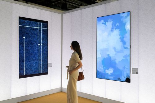 LG OLED presents digital versions of artist Kim Whanki's work at