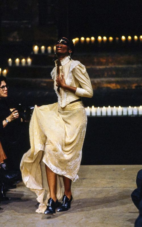 Alexander McQueen: &lsquo;Dante&rsquo; Autumn/Winter 1996 Model: