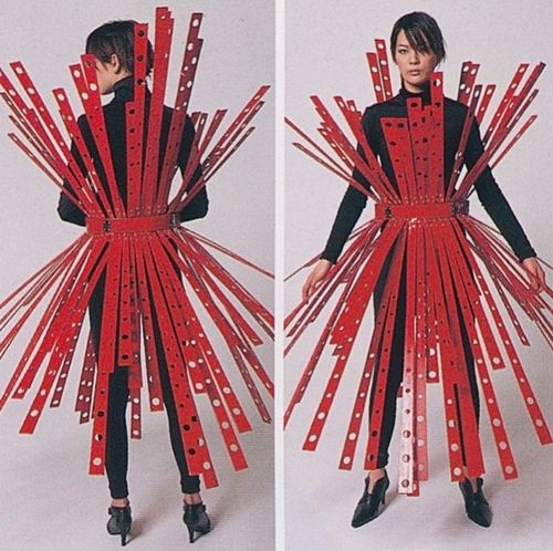 Chogo Vegara: Cedar Wood Dress (2003)                       So-E